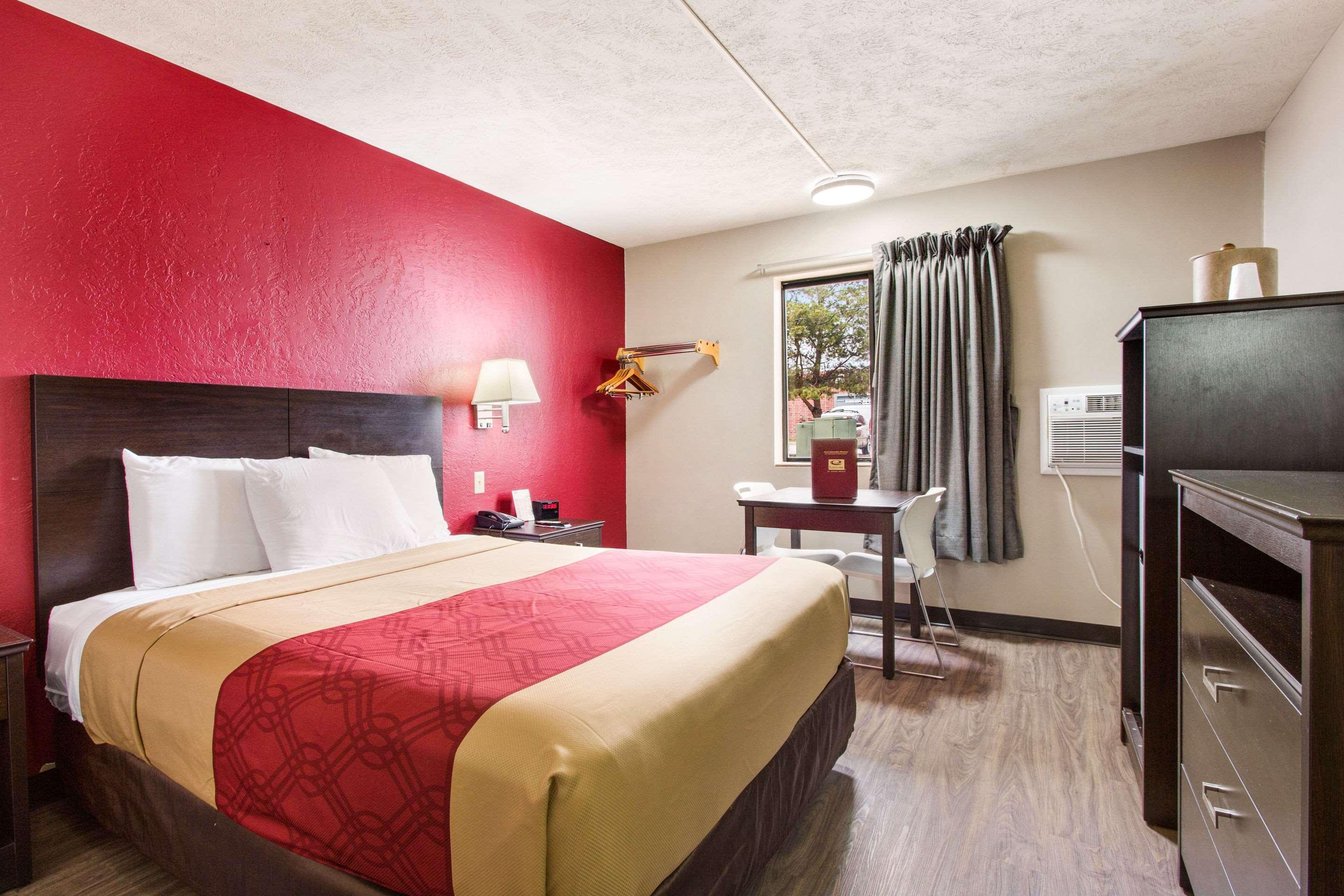 Red Lion Inn & Suites Olathe Kansas City Exterior foto