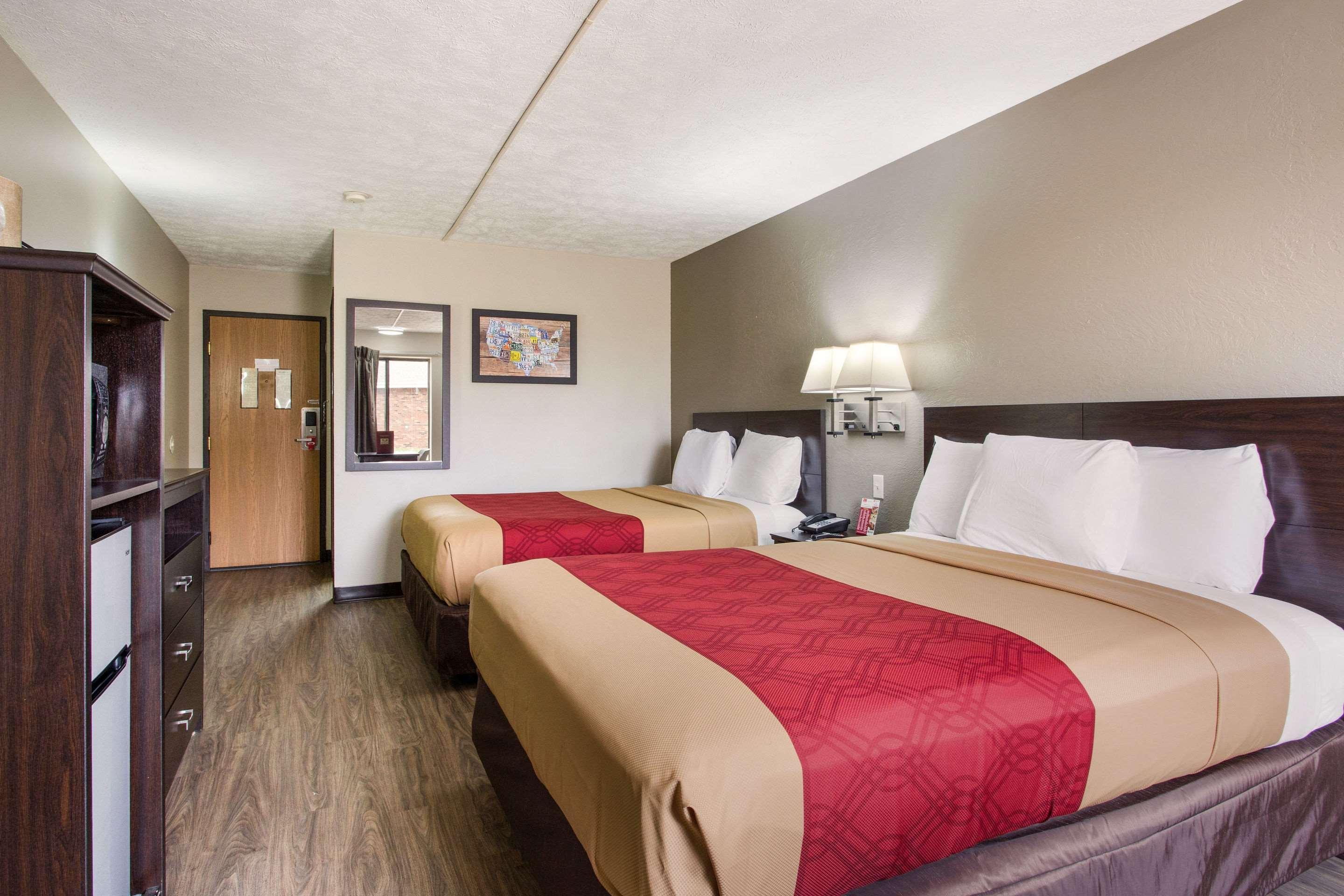 Red Lion Inn & Suites Olathe Kansas City Exterior foto