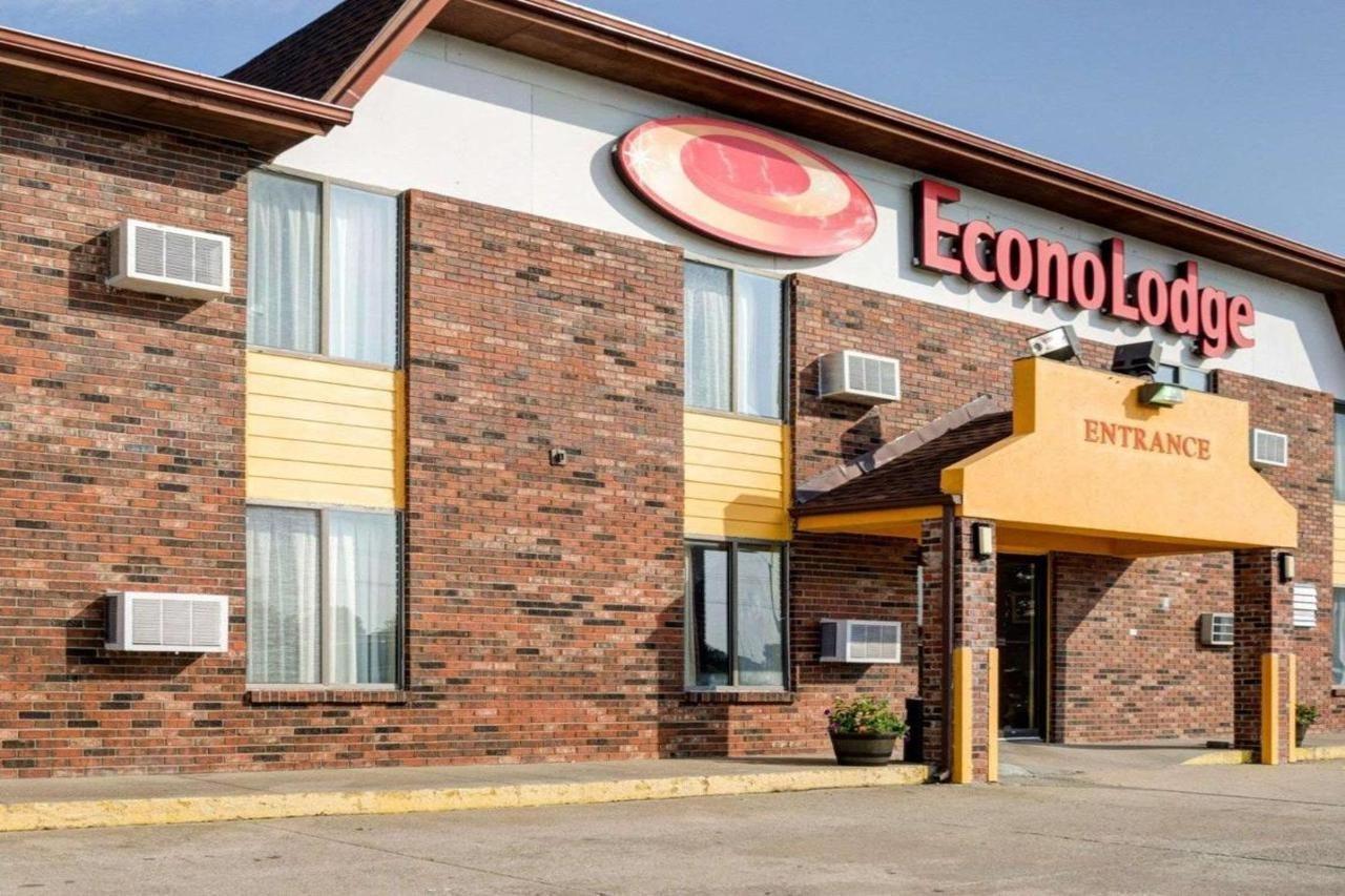 Red Lion Inn & Suites Olathe Kansas City Exterior foto